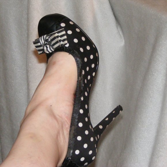 Fun Heels Size 9.5 - Picture 9 of 10